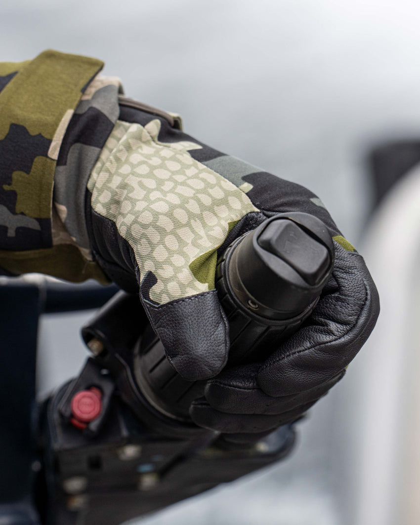 Precision Glove | Vias